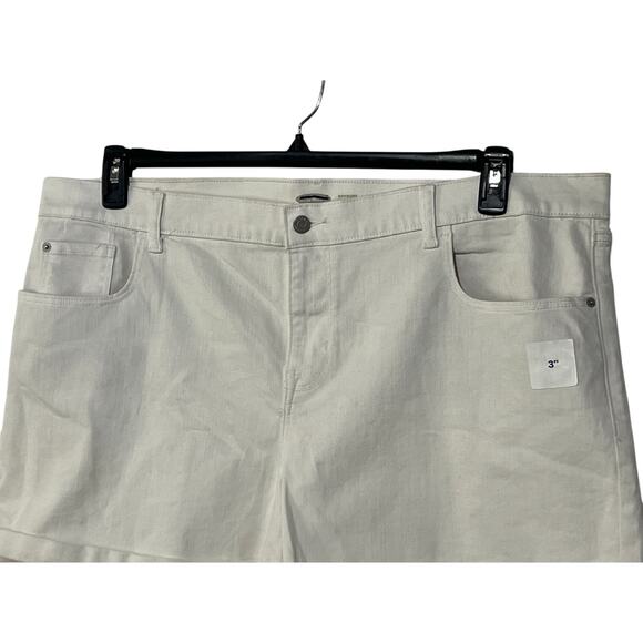 Old Navy Womens Plus Size 20 Boyfriend Stretch White Denim Shorts NEW - Picture 4 of 10